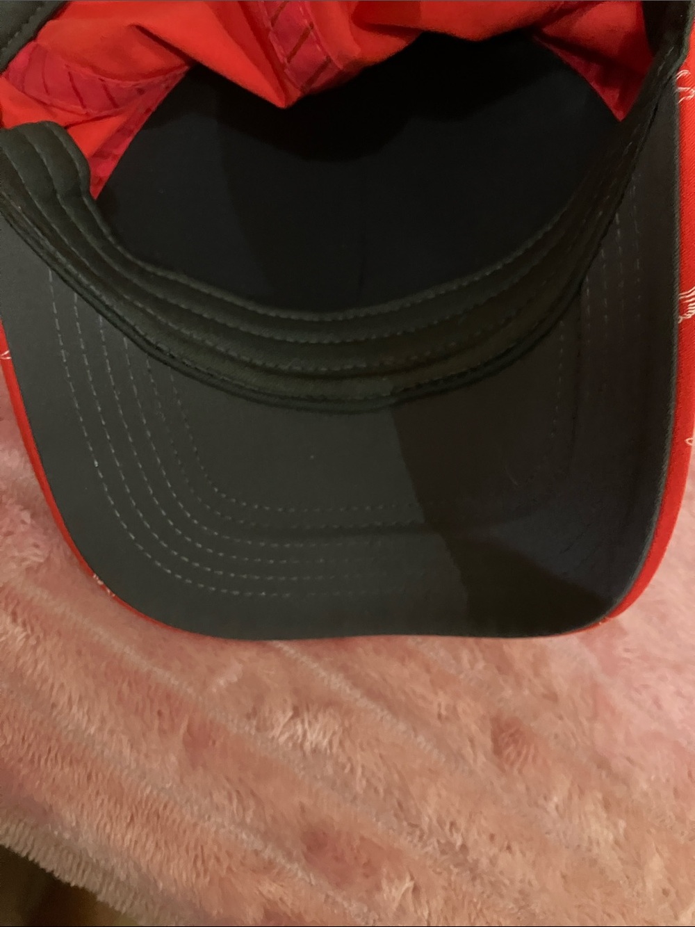 Nike Women’s Red Cap with White Swoosh and Mini Logo Print - Picture 8 of 9